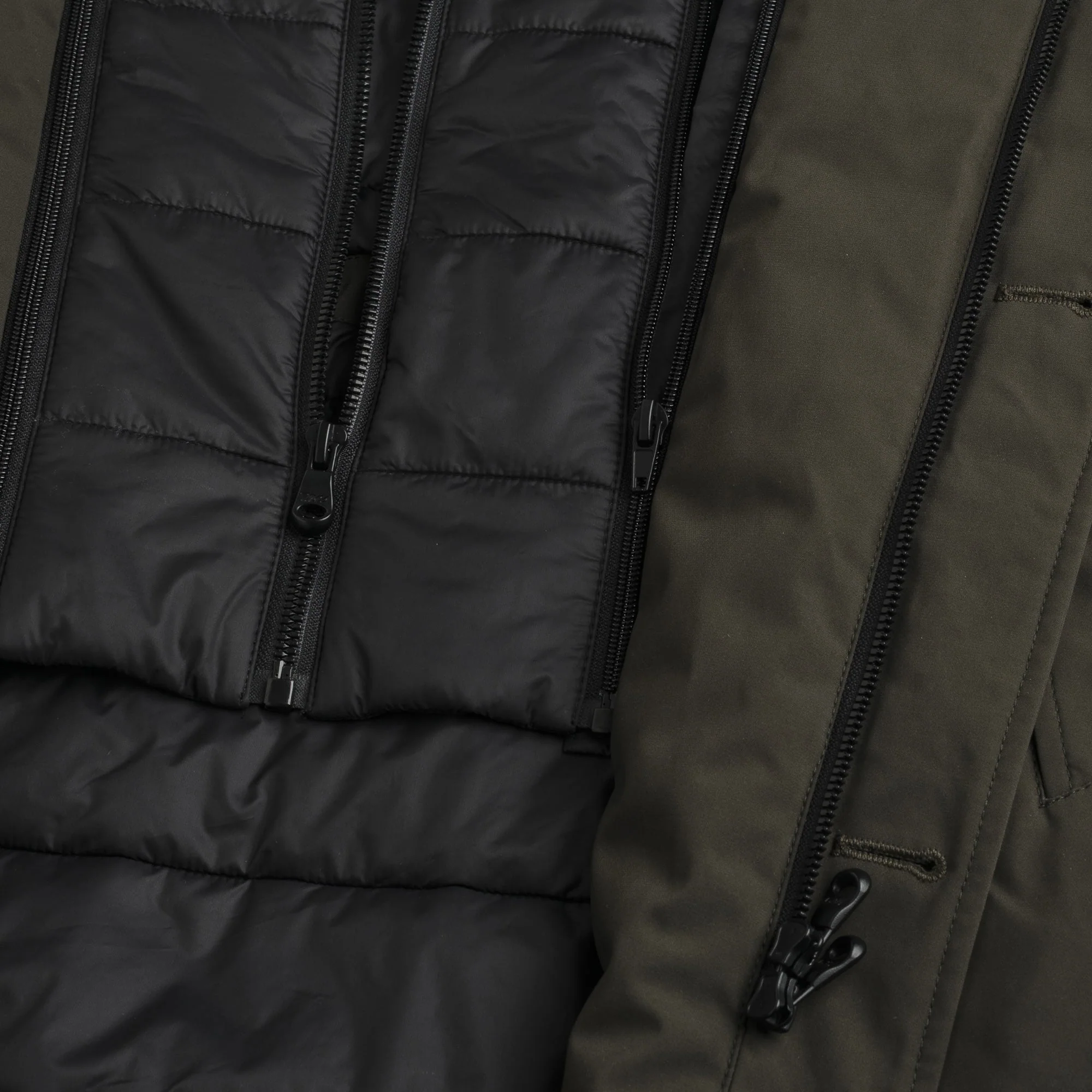 Giubbotto Softshell con Cappuccio Staccabile - Image 16