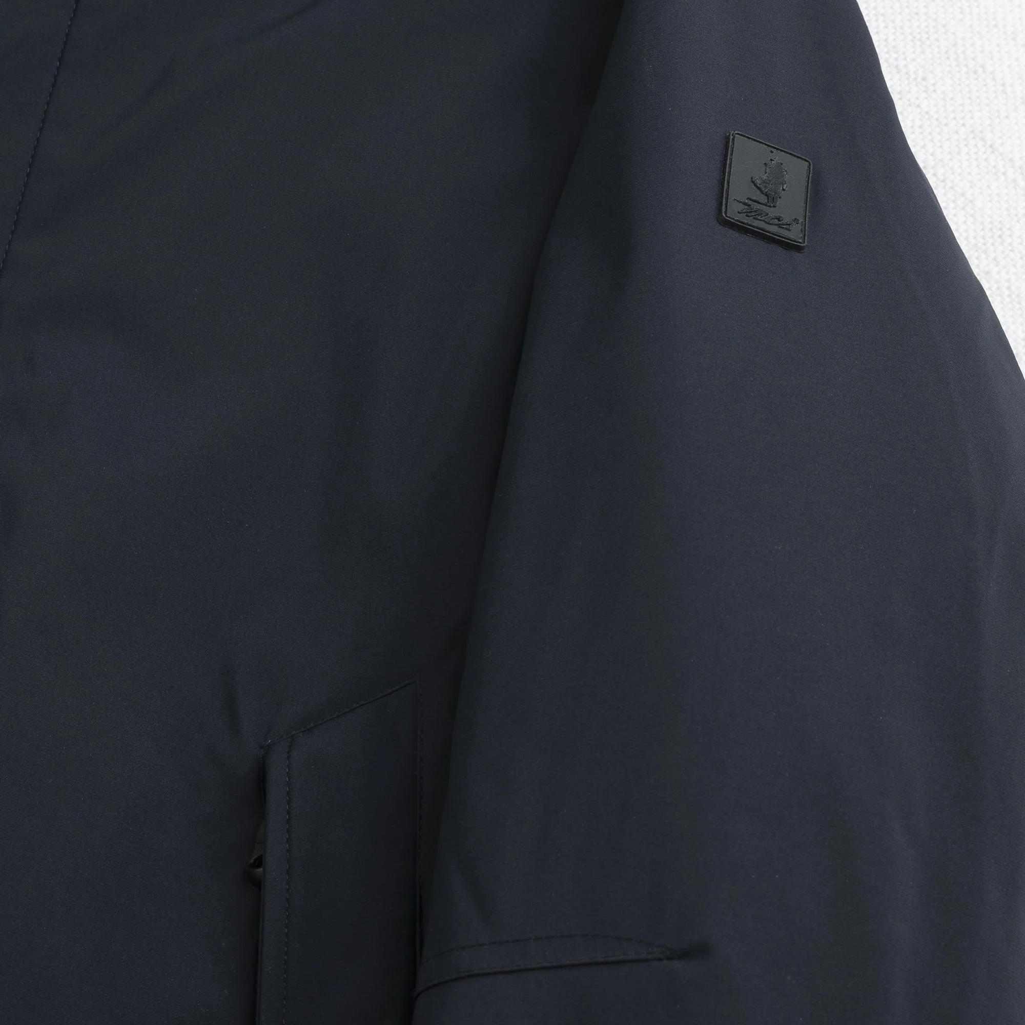 Giubbotto Softshell con Cappuccio Staccabile - Image 8