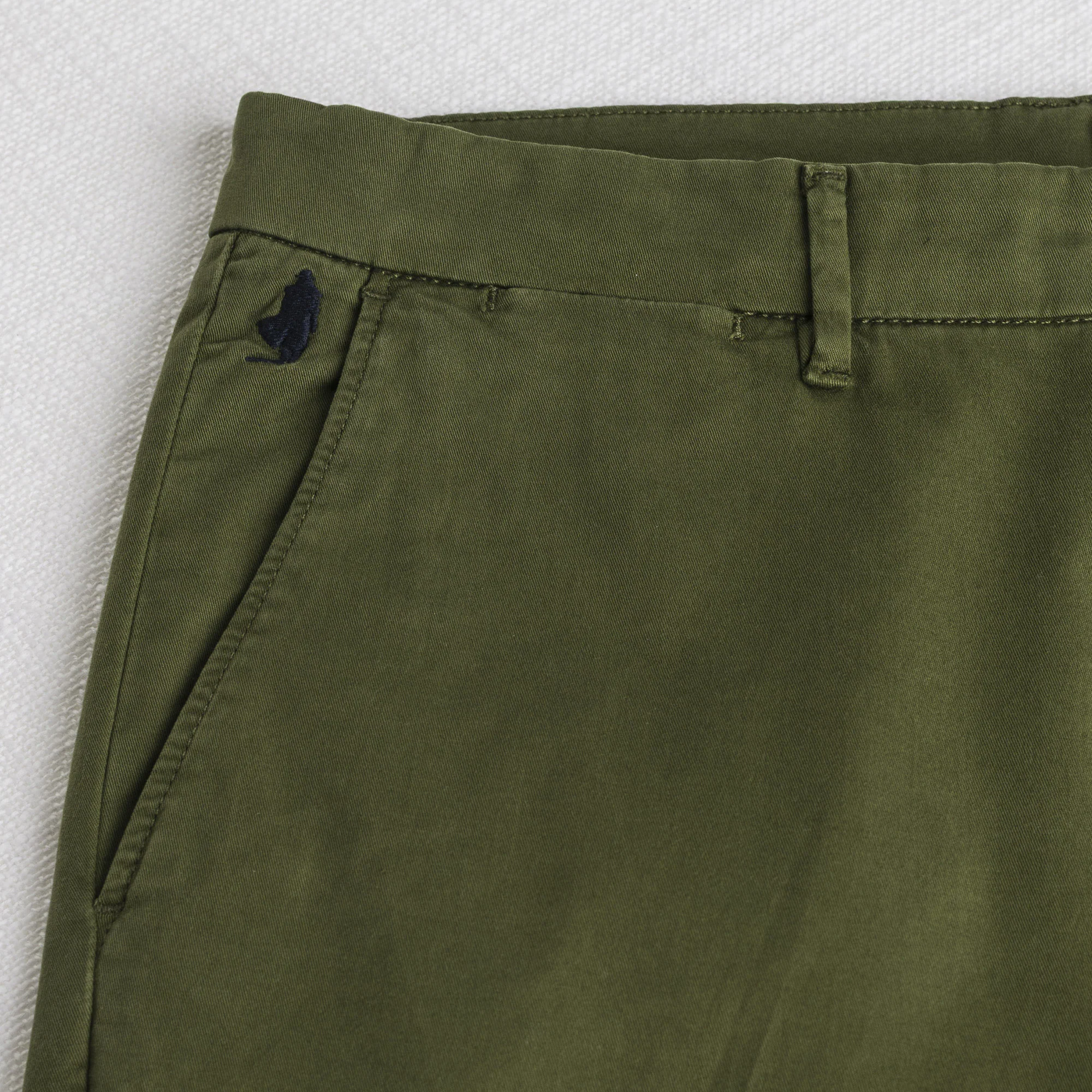 Pantalone chino in gabardina stretch - Dark Olive - Image 3
